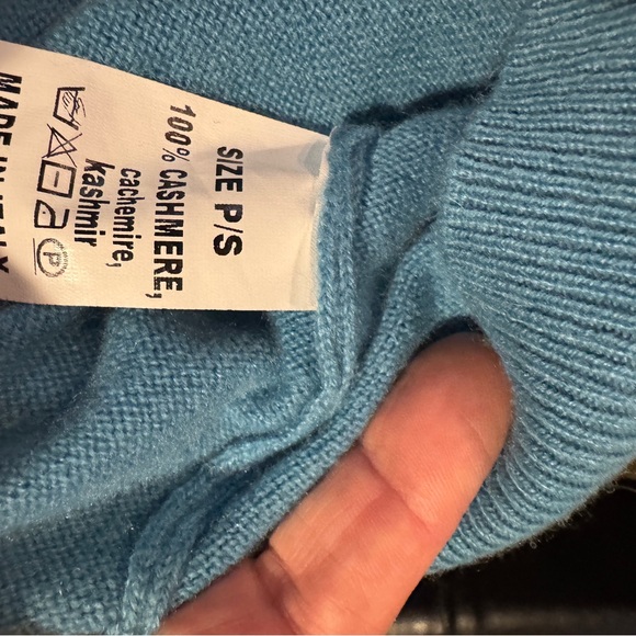 Cashmere Blue V-Neck Sweater - Picture 6 of 7